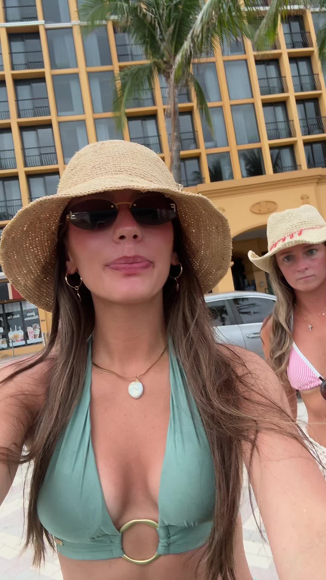 @danielleliccardi