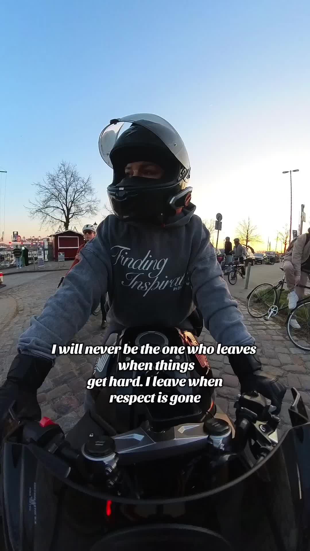 @Alina 🖤🪽