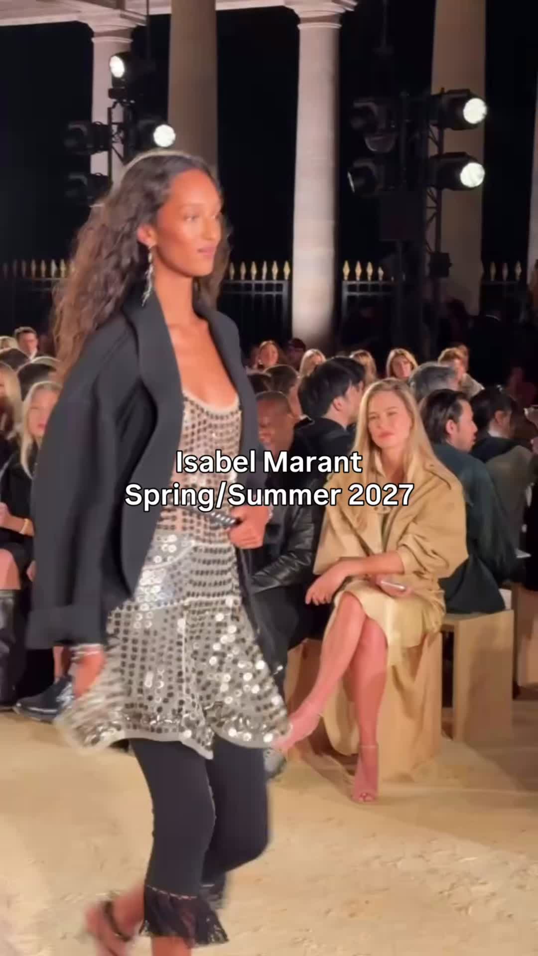 @thezoereport