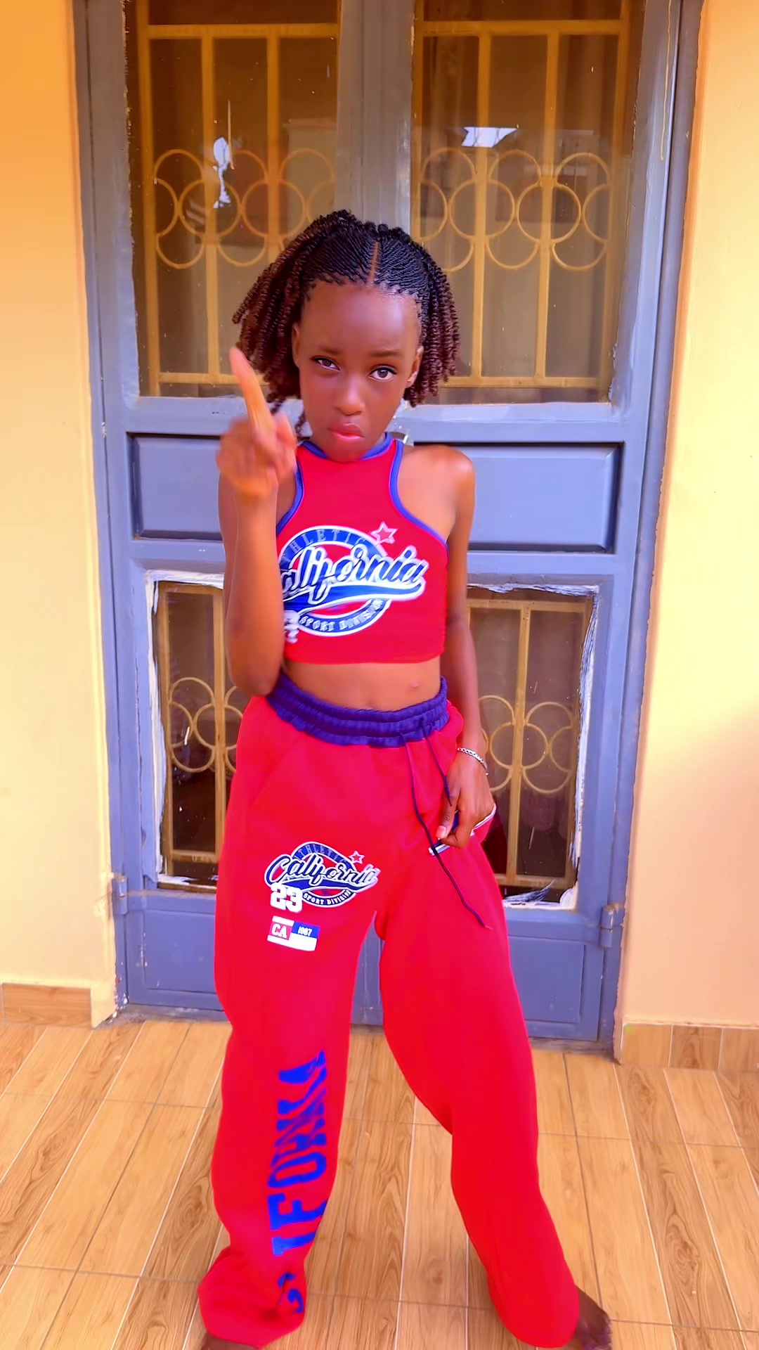 @NOELLE MARVEL❤️🍒🍎BRIELLA🍎