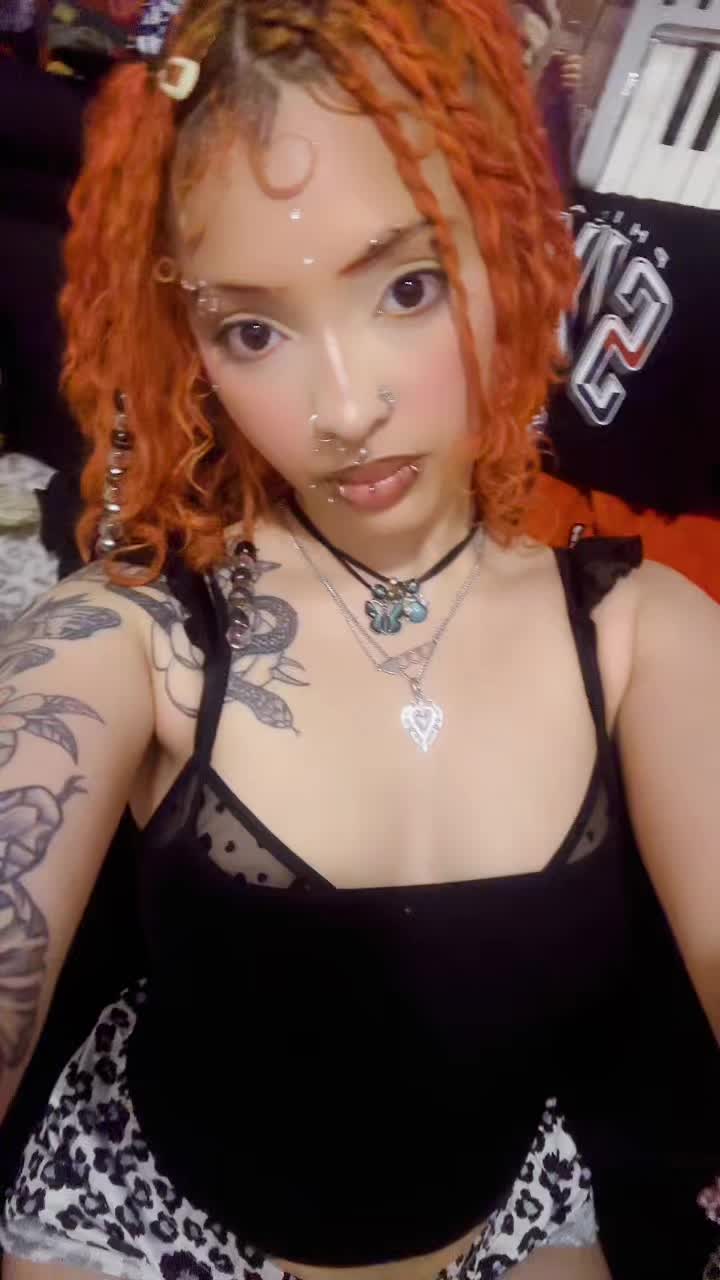 @>:)