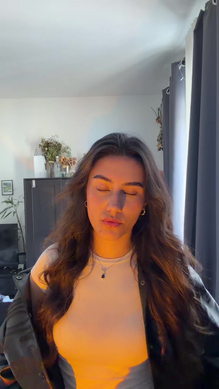 @Emi