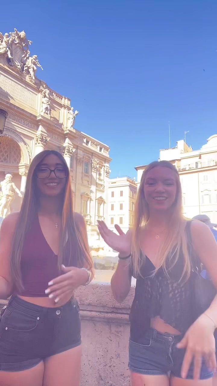 @👩🏼👩🏻