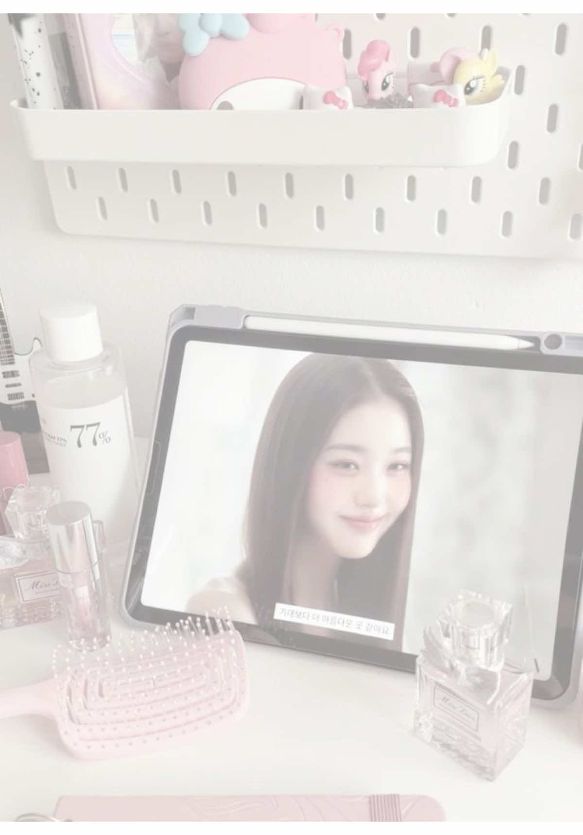 @𐙚₊˚⊹ 𝓚𝓲𝓶 𝓟𝓪𝓻𝓲 ⊹˚𐙚