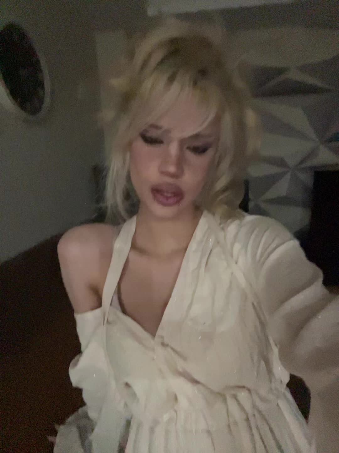 @cora.linn