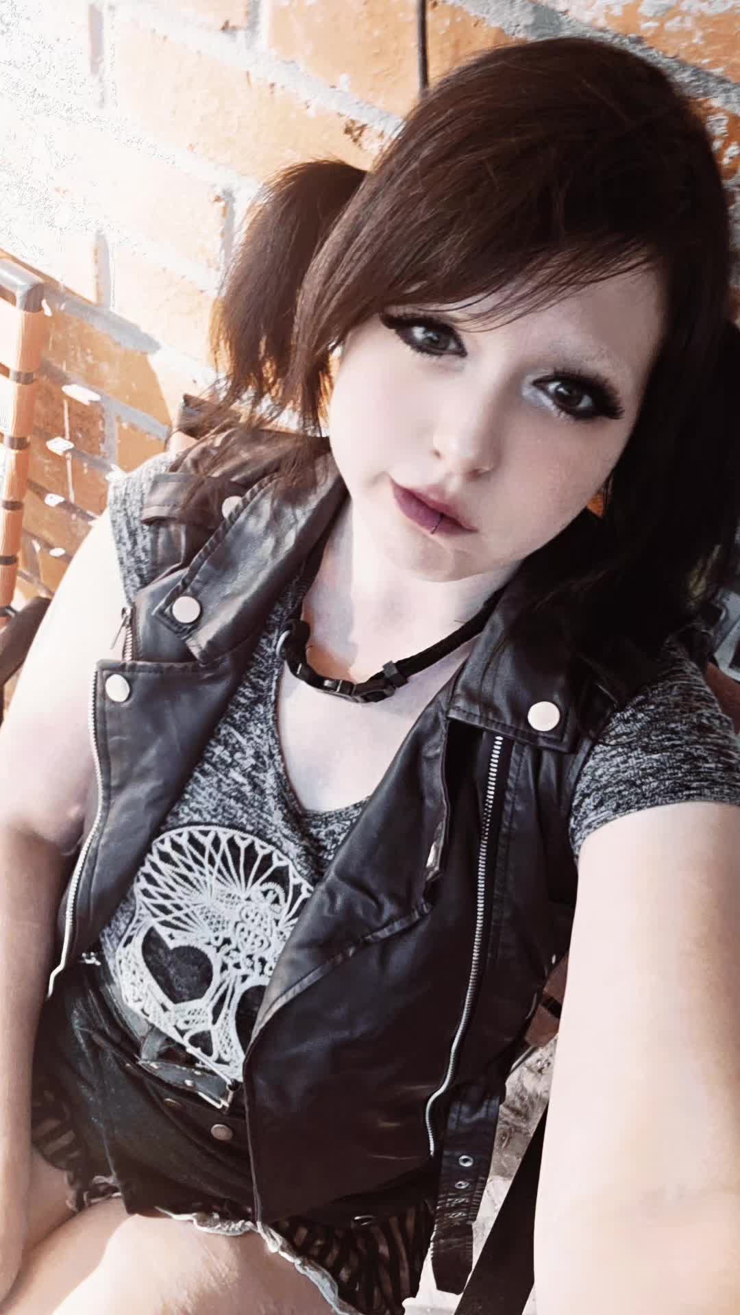 @Avii