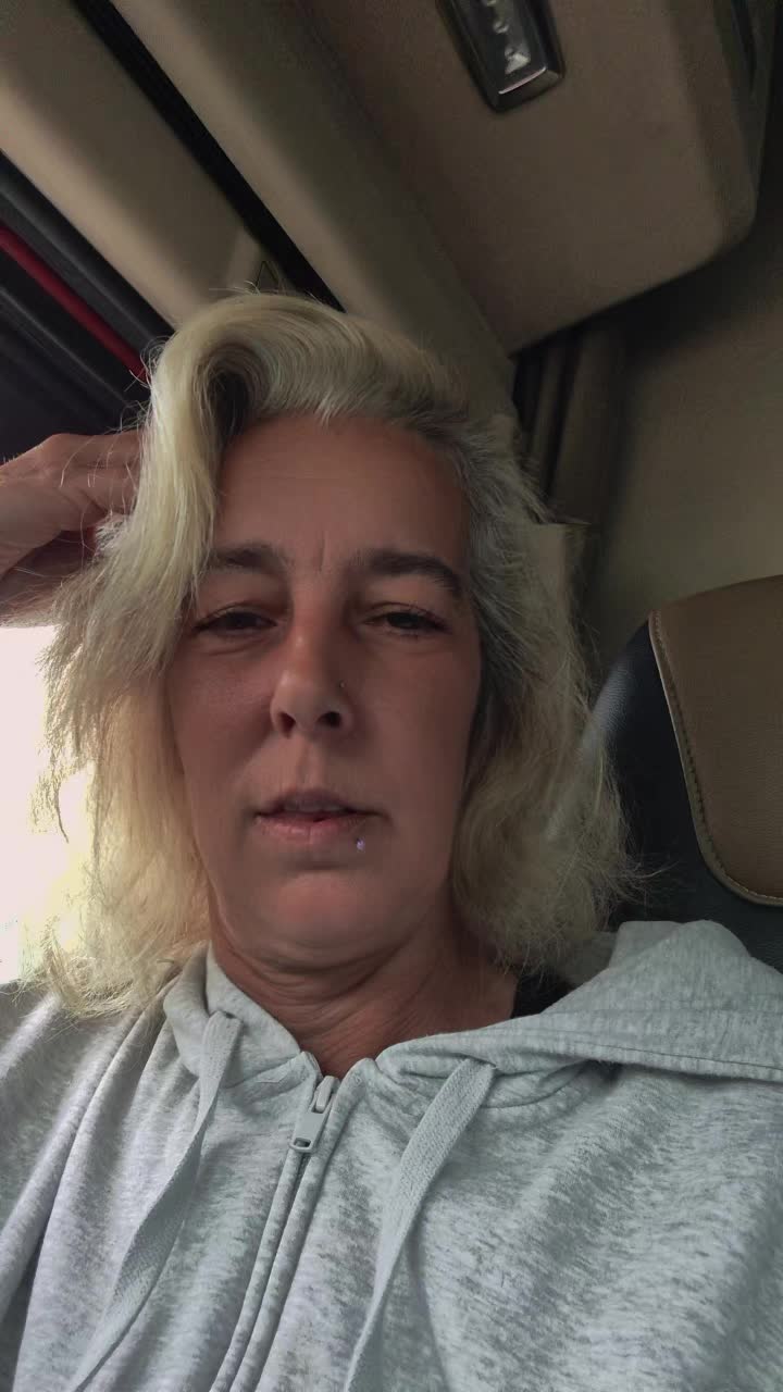 @KCK-Trucking-Girl
