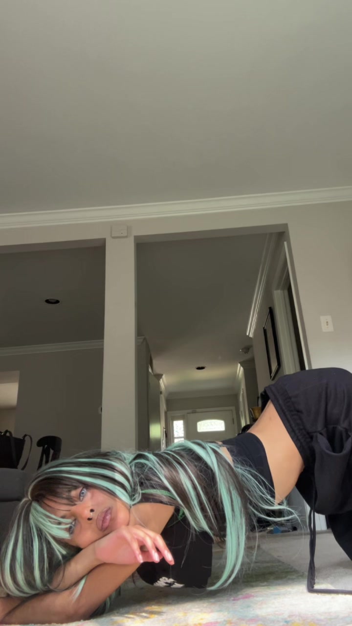 @nosmilingnini