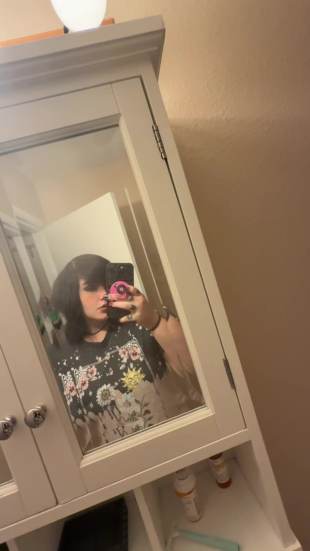 @Goth_mommy420