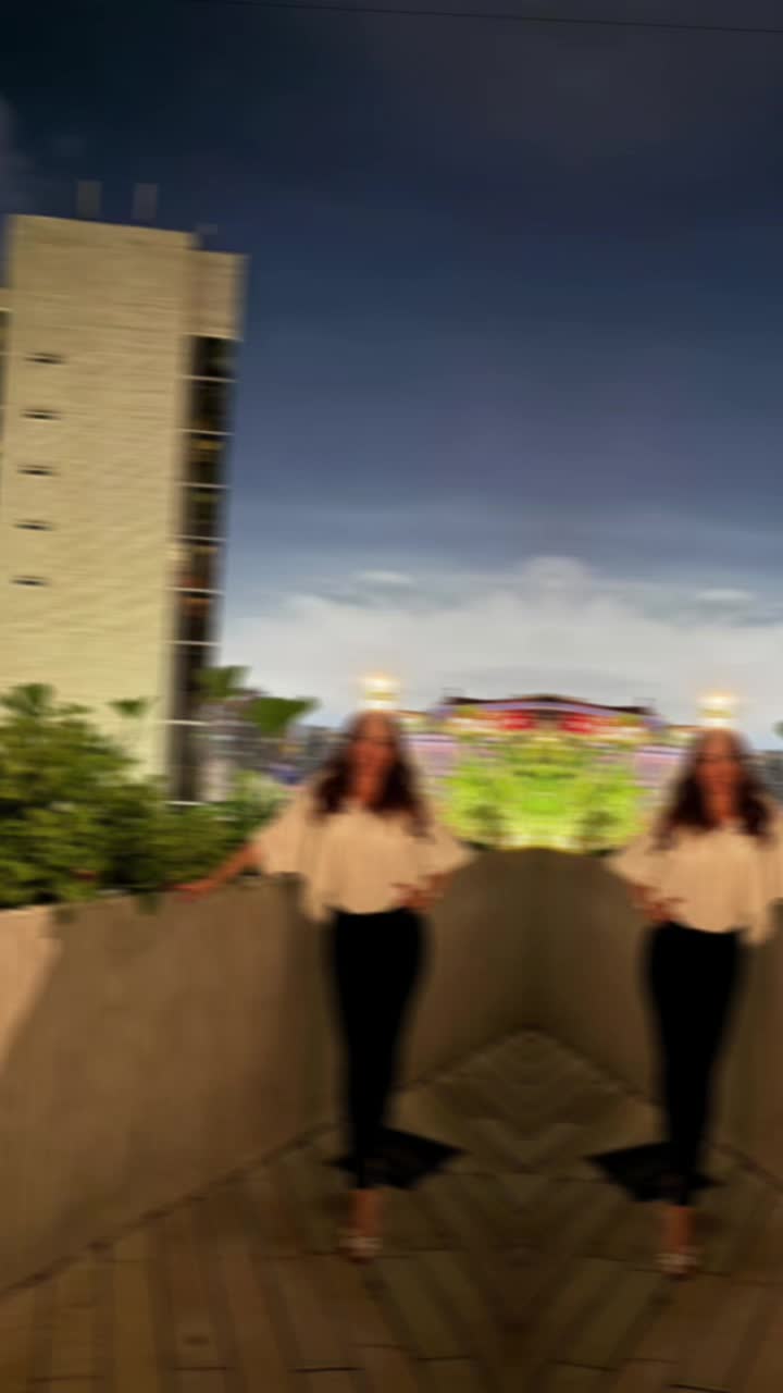@Luna