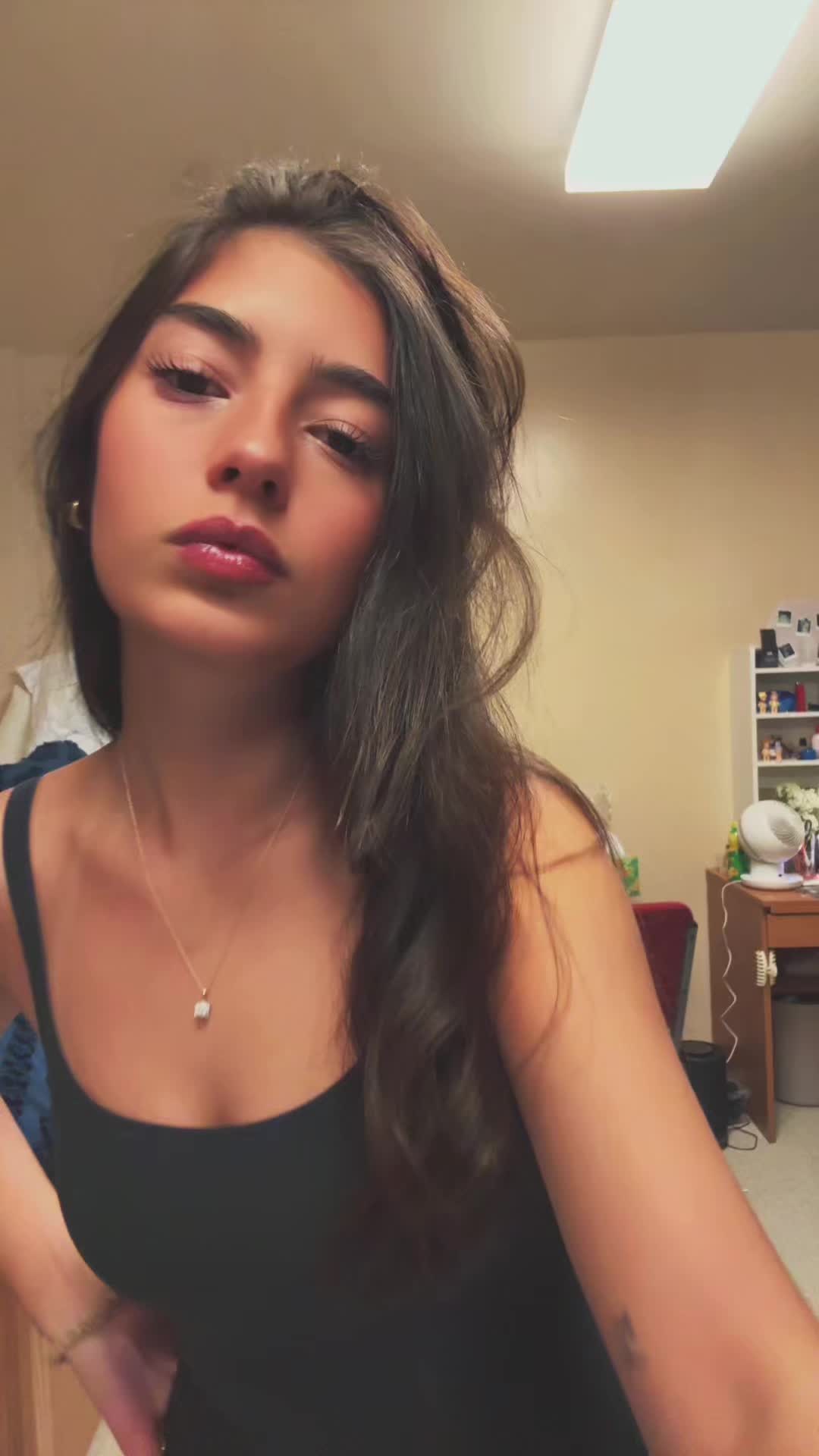 @livlovelaughe