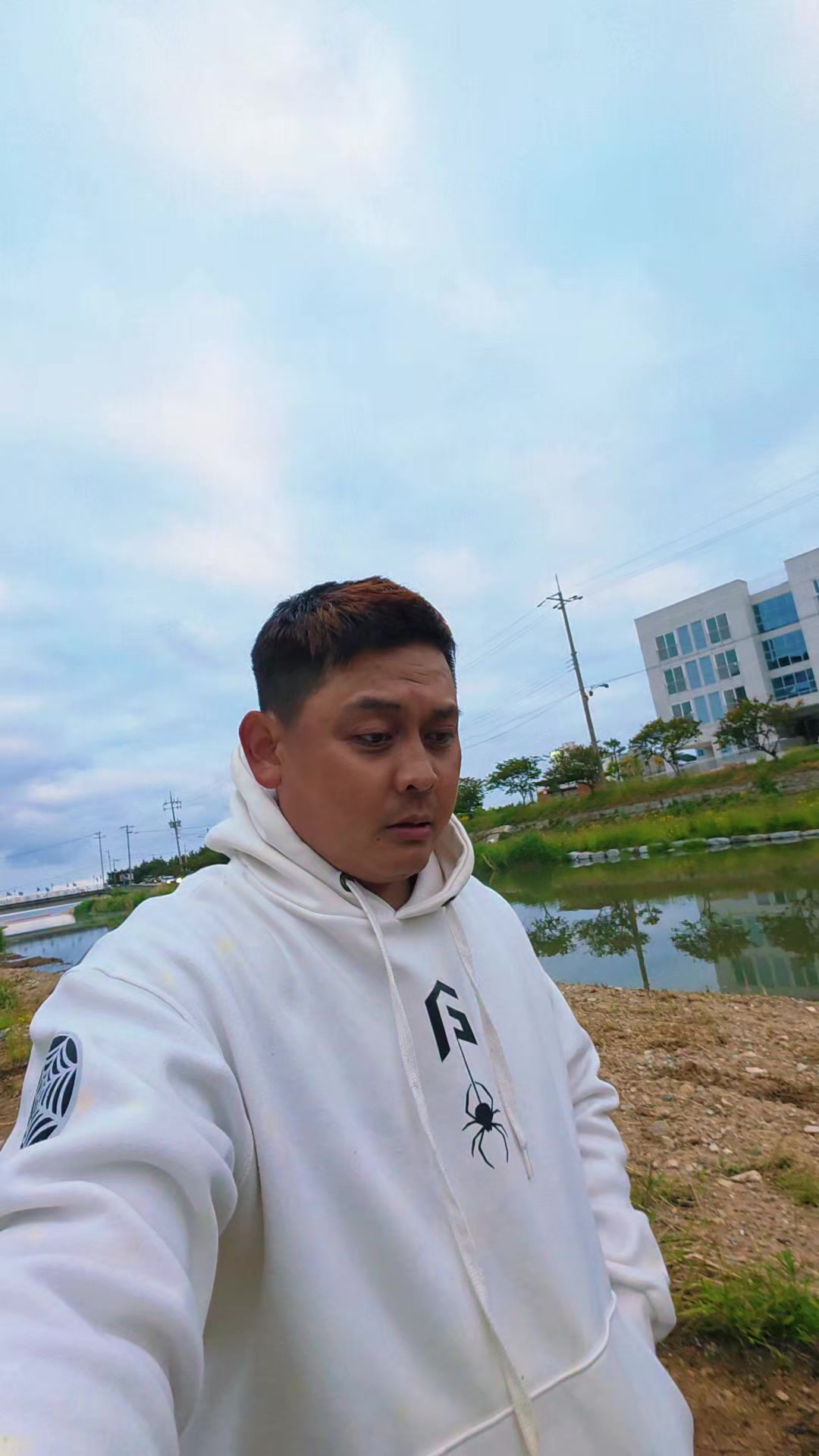 @DENNY HZ ๐ฎ๐ฉ๐ฐ๐ท