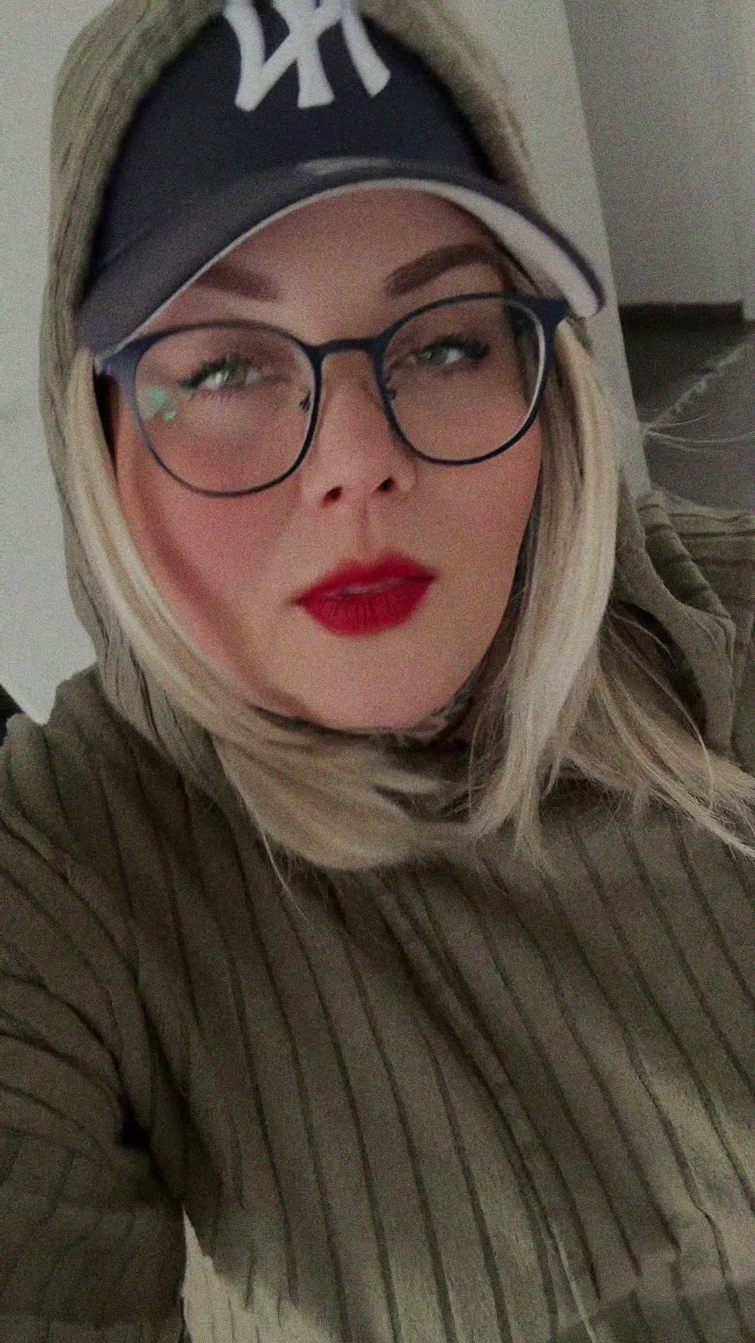 @Queen4ever1985