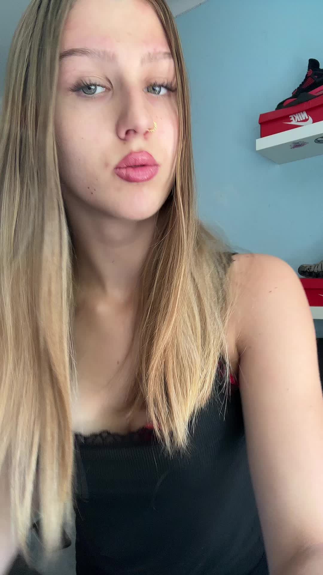 @️