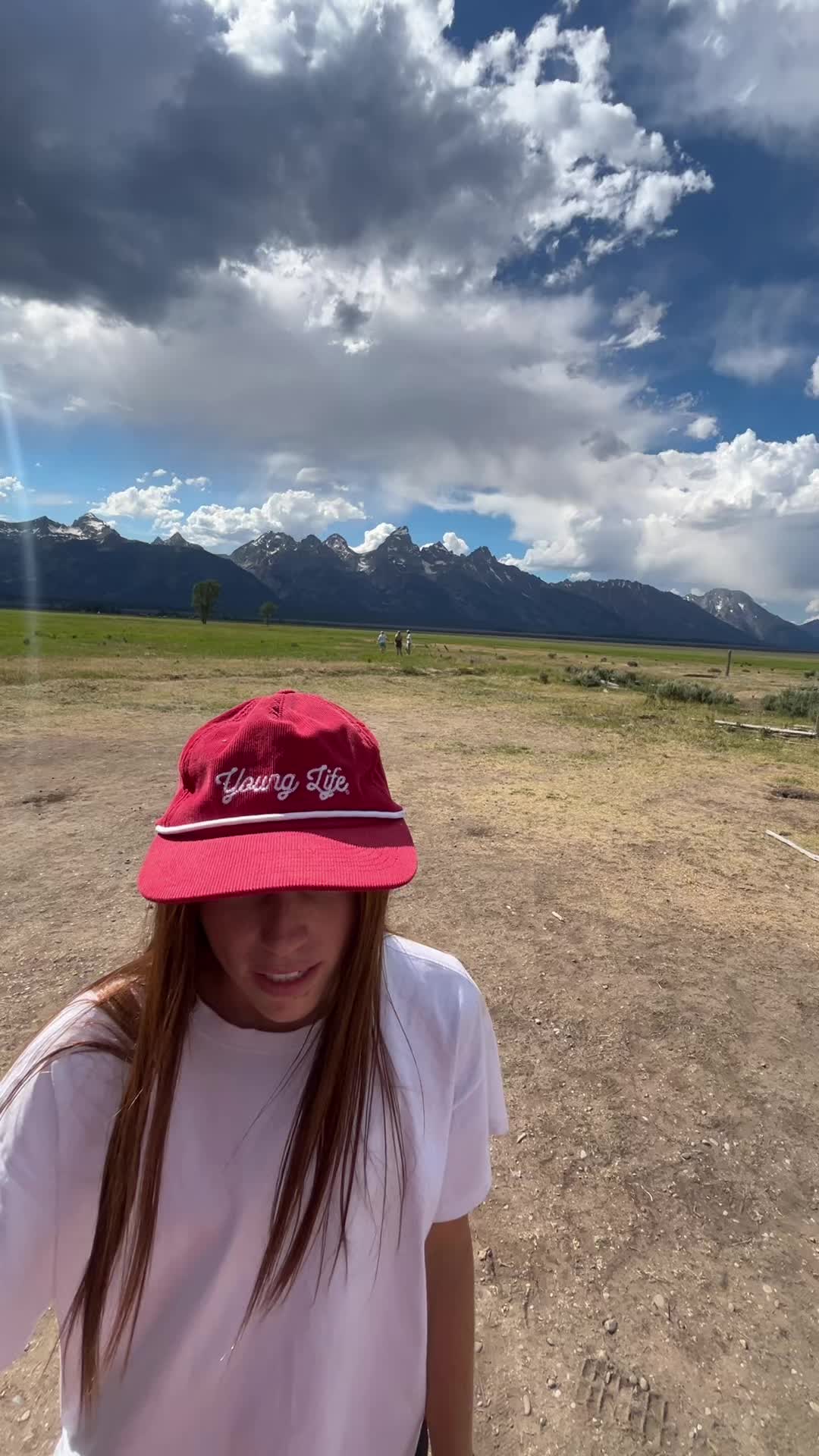 @lawlynnava