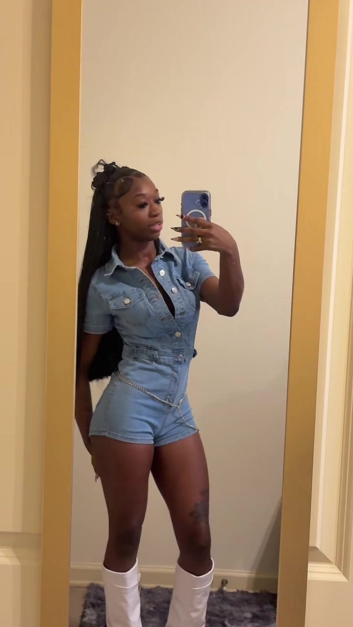 @zarriahelai