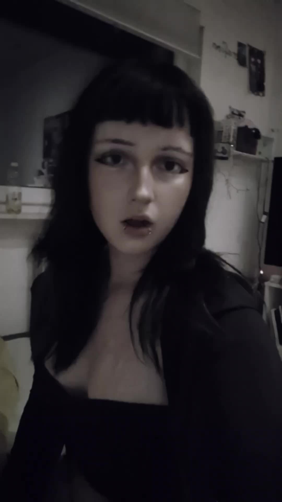 @🖤 виола 🖤