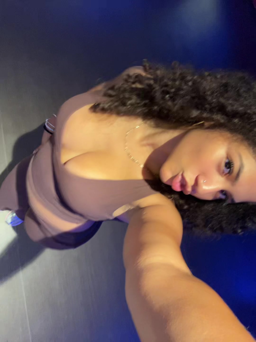 @KiannelyOfficial