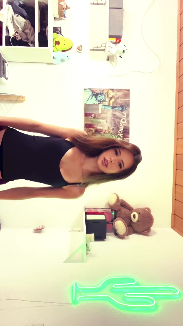 @Leony_8754