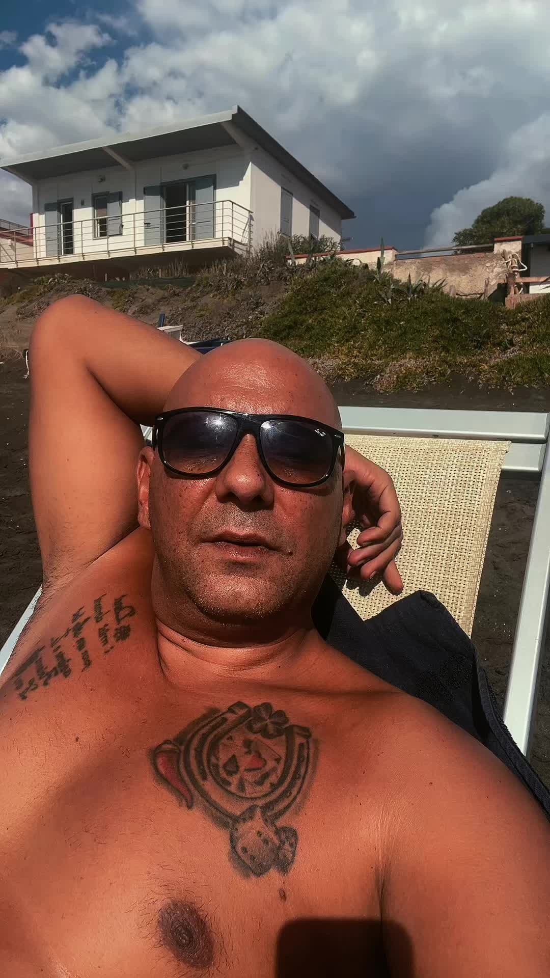 @Tonycrl