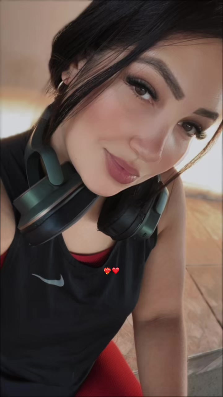 @Heláine
