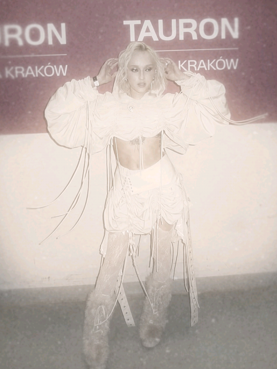 @𝐍𝐈𝐊𝐀𝐀⋆˚𝜗𝜚˚⋆