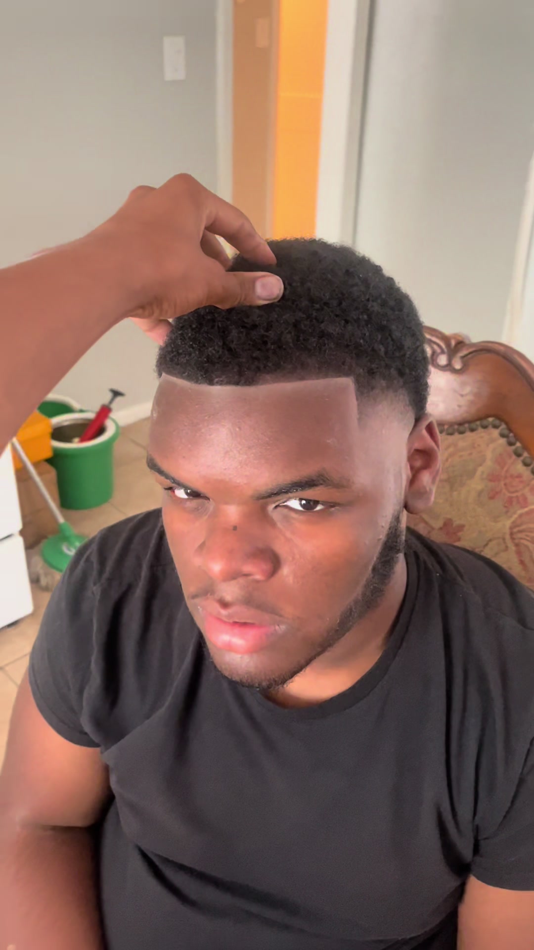 @💈