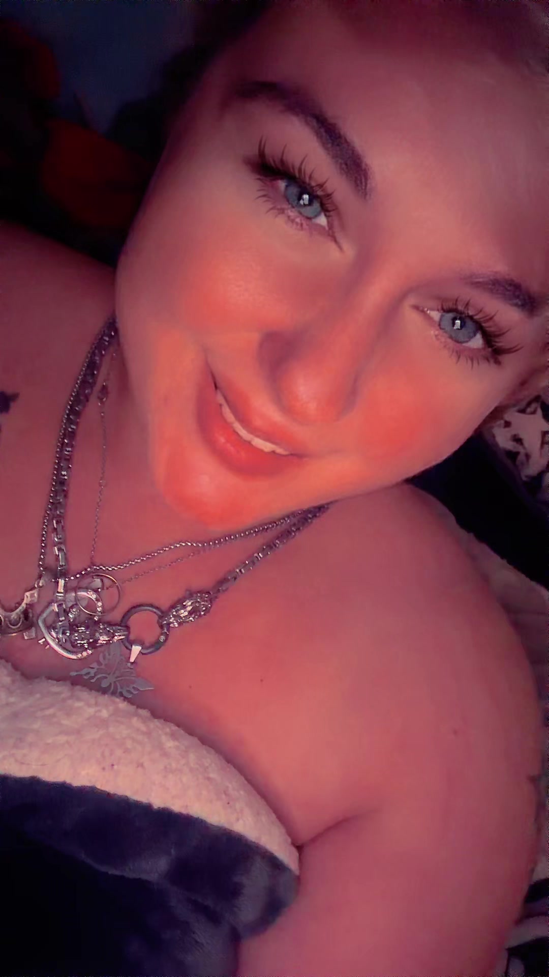@Carmen♥️😈~FoxiUndCarmen4live~