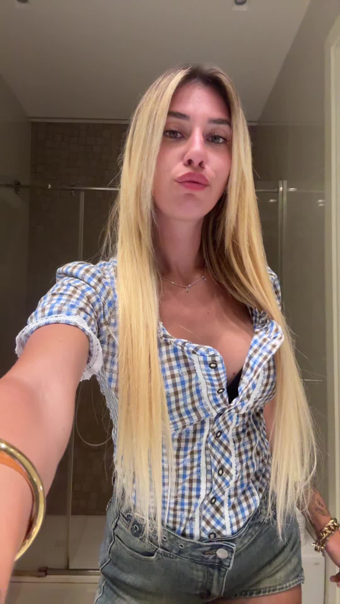 @alessandra