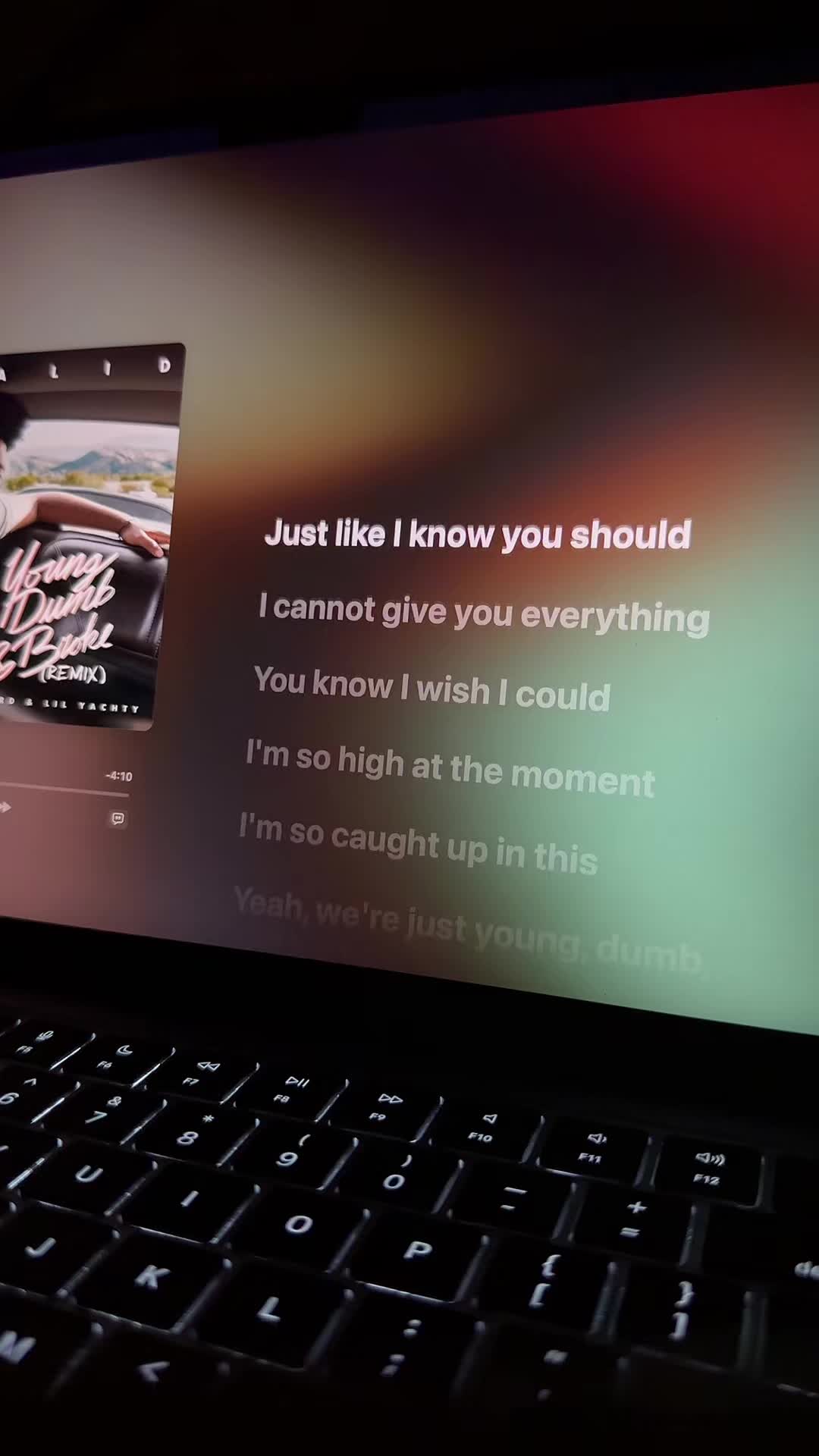 @🎧