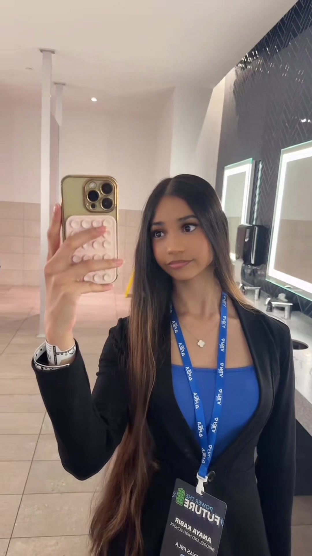 @anaya