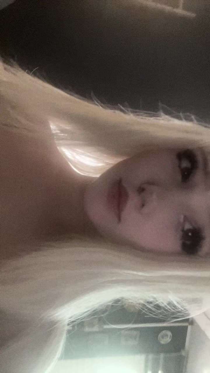 @r1na