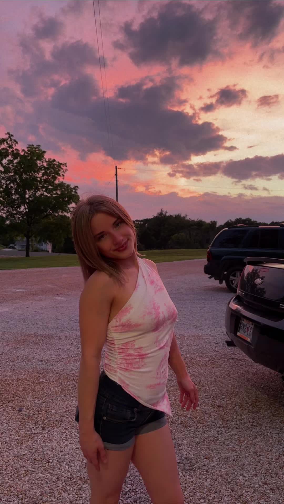 @MilfMommyTay