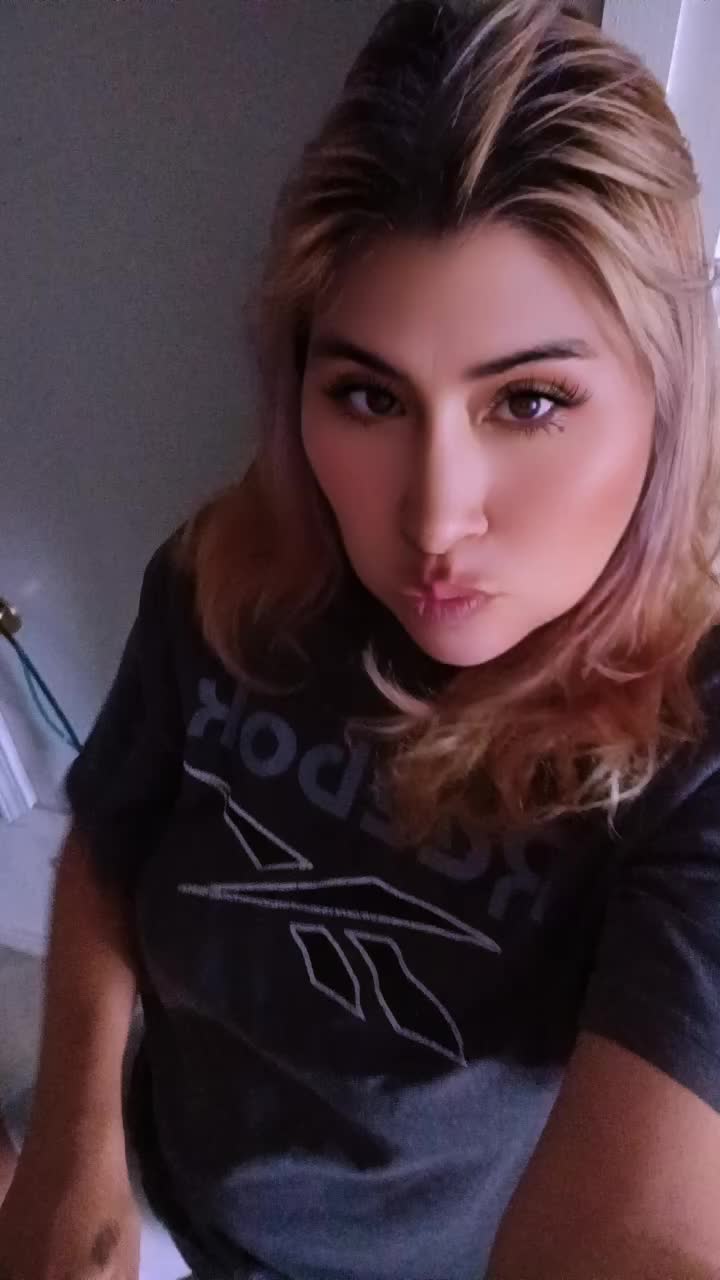 @Selena Flores