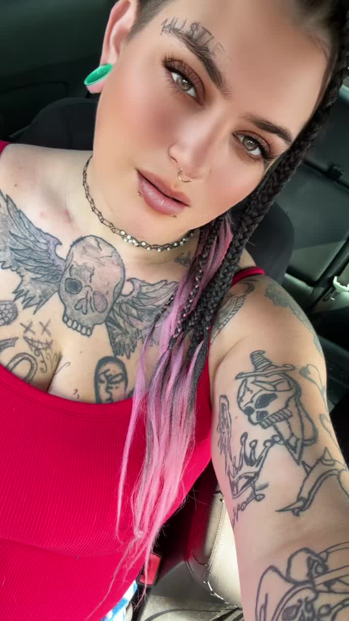 @GOTHICMOMMY666