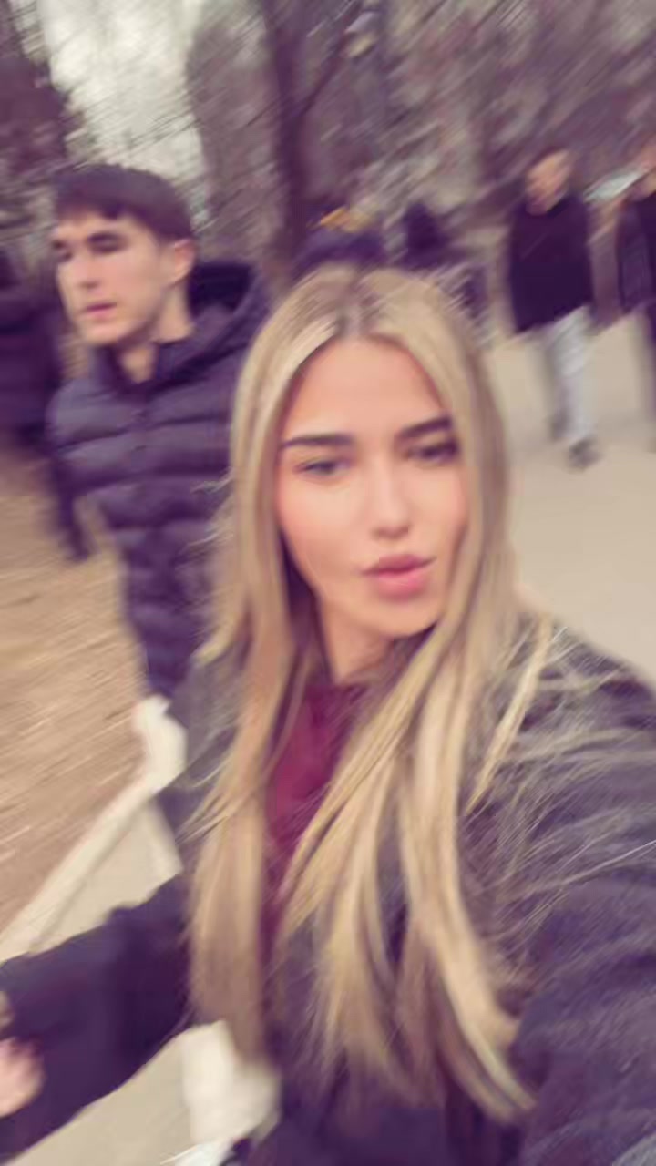 @S R