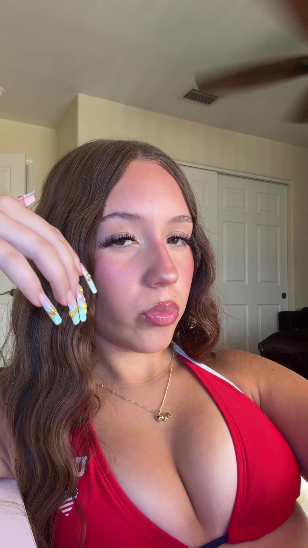 @…