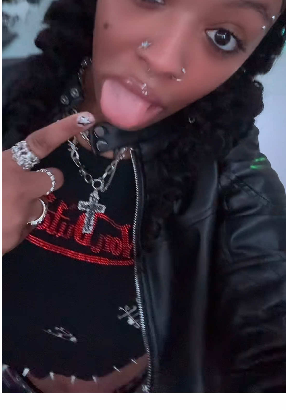 @Rockstar Kira👩🏼&zwj;🎤.