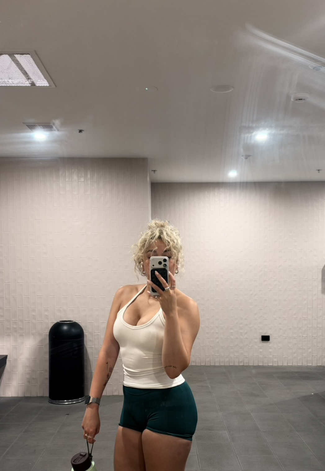 @_itsroxy1