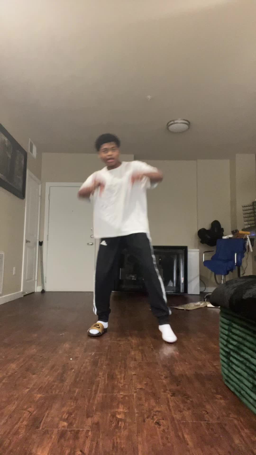@La_derrick 🪄