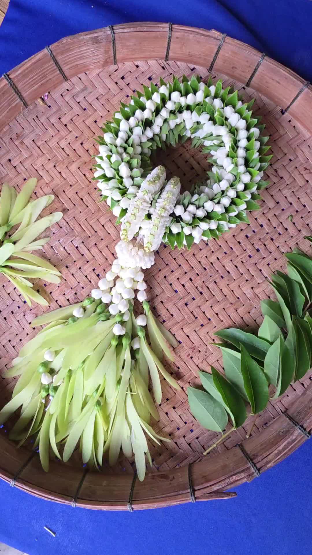 @ช่างใบตองบ้านป่า