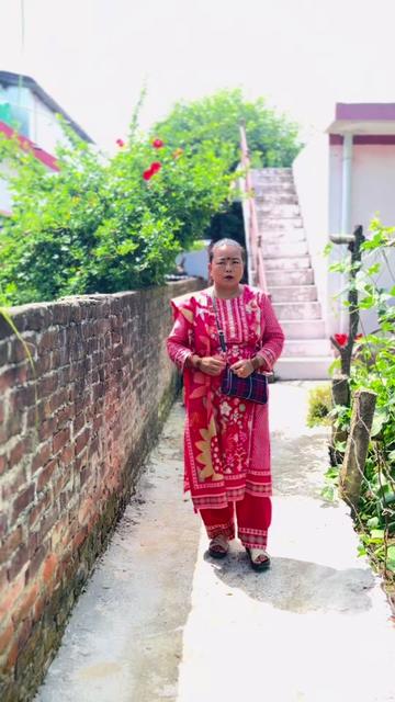@Fareesha gurung🥂