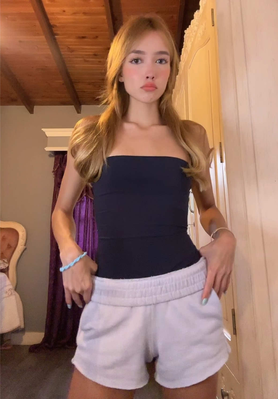 @Bella