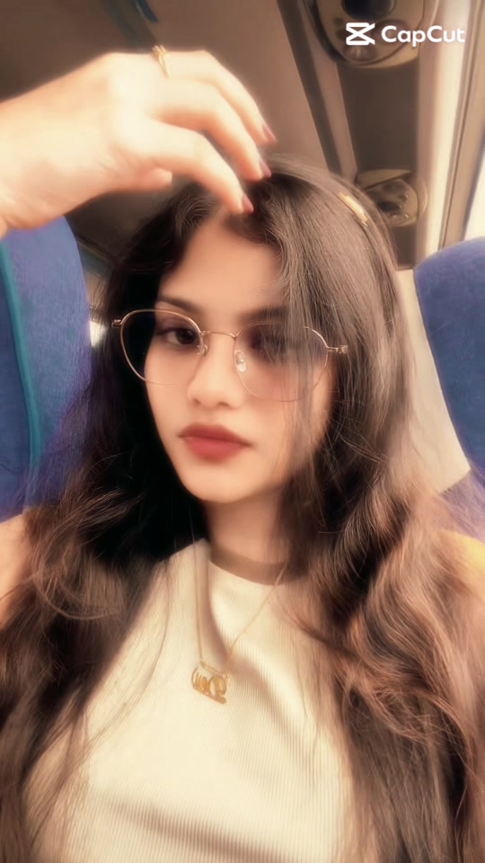 @Tharani🪞