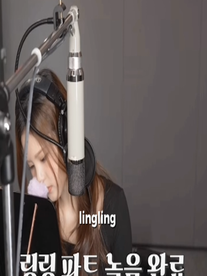 @⃟