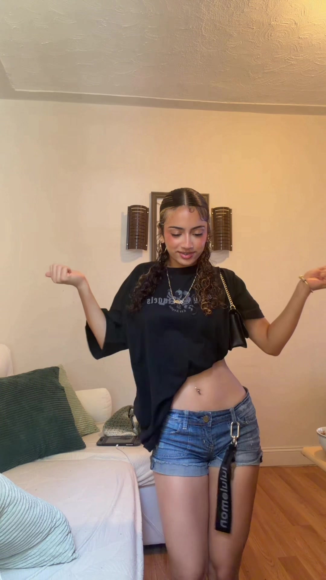 @bellabae