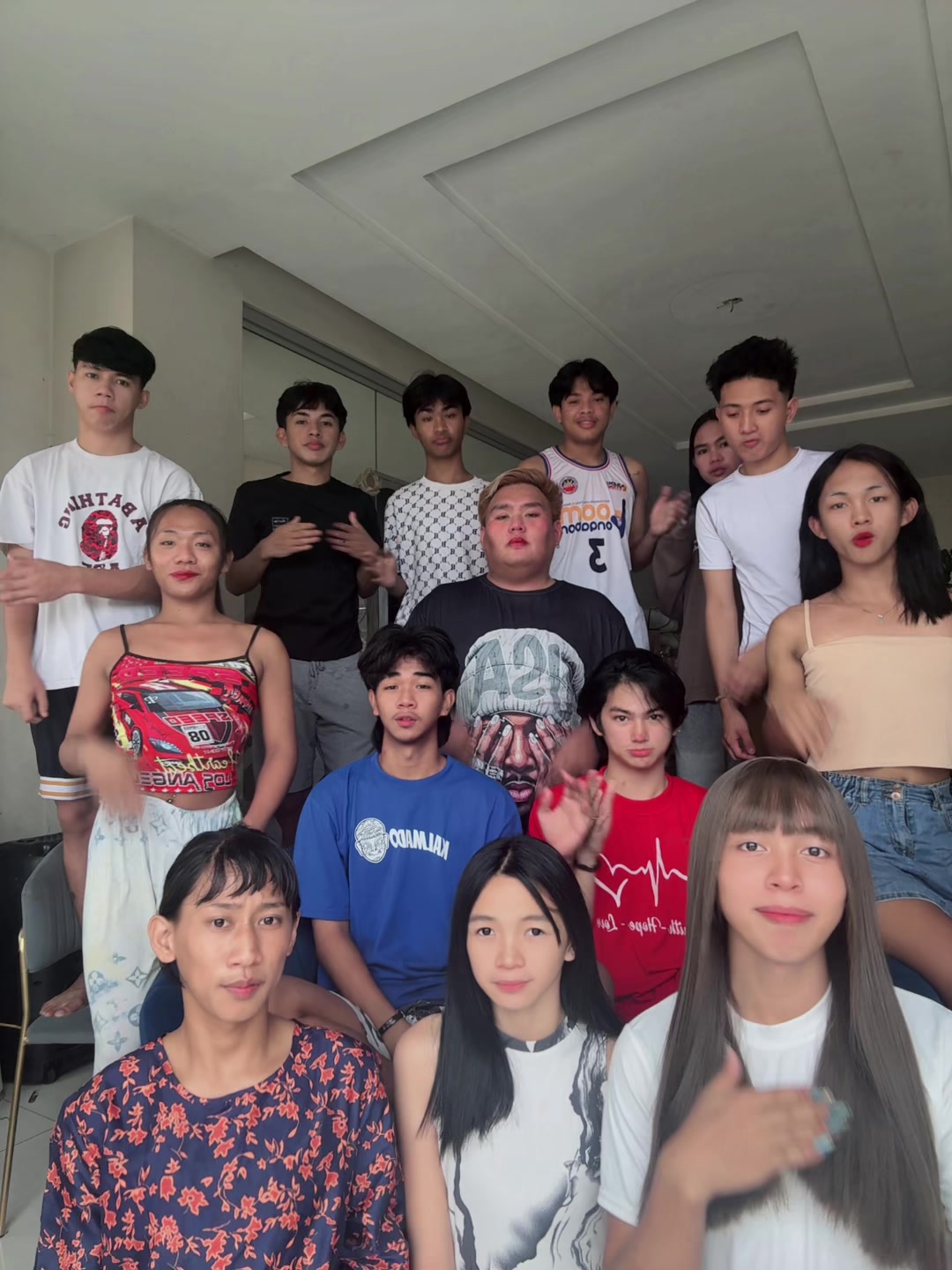 @MOMSHIE ACTOR