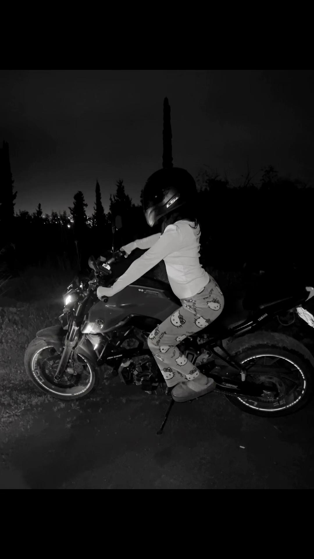 @𝑳𝒊𝒓 𝑯𝒂𝒚𝒖𝒏💋