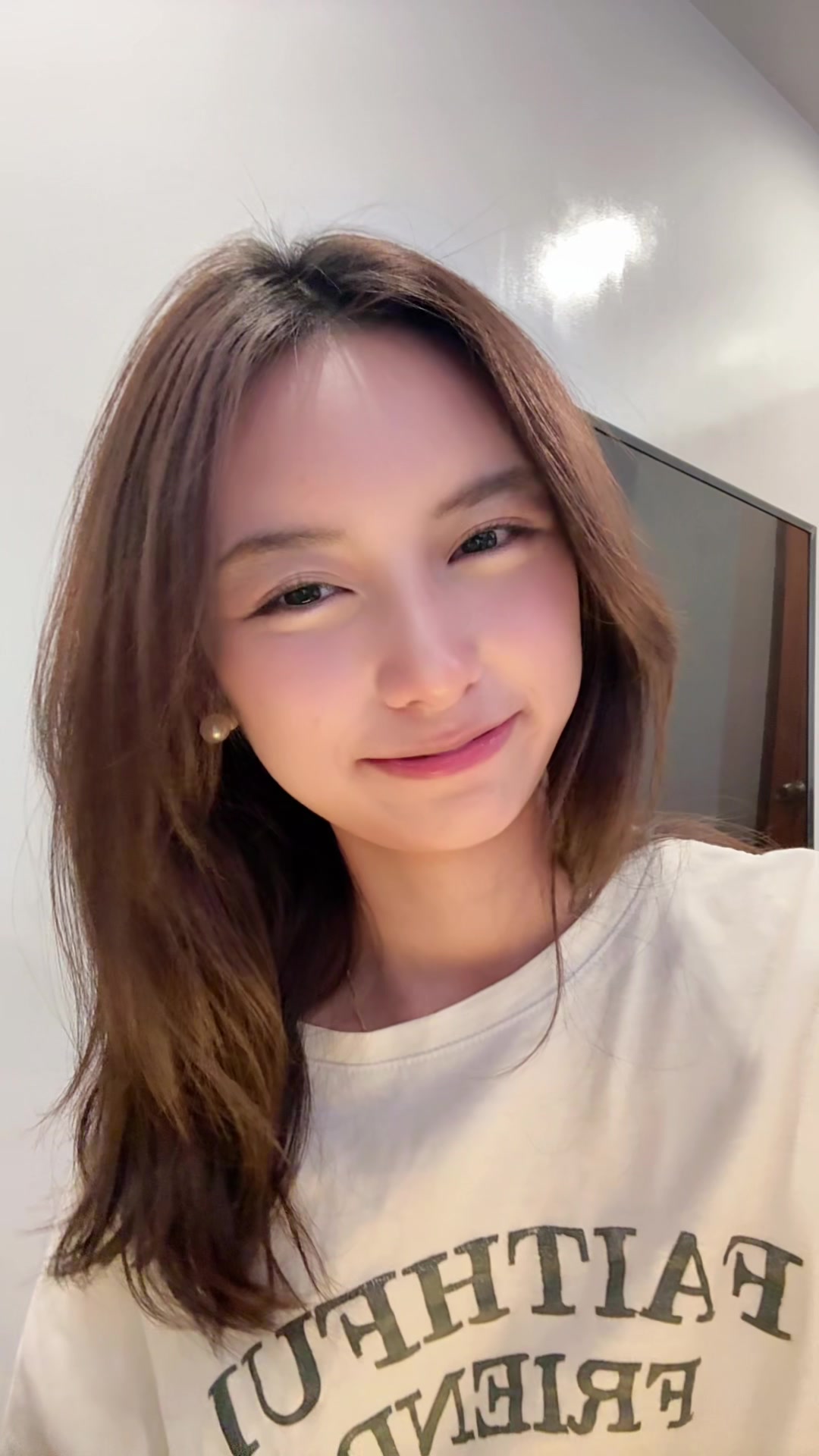 @Bella