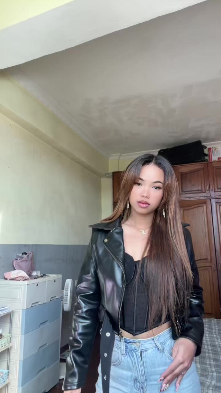 @Koloina